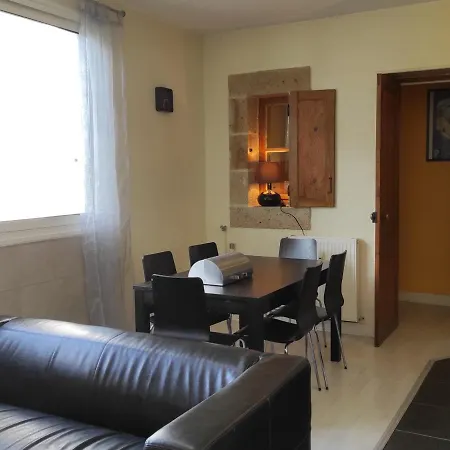 Apartamento La Bourboule, 3 Pieces, 6 Personnes - Fr-1-667-2